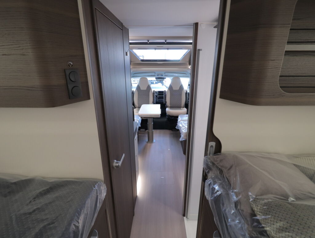 Adria CORAL SUPREME 670 DL 2025 Y