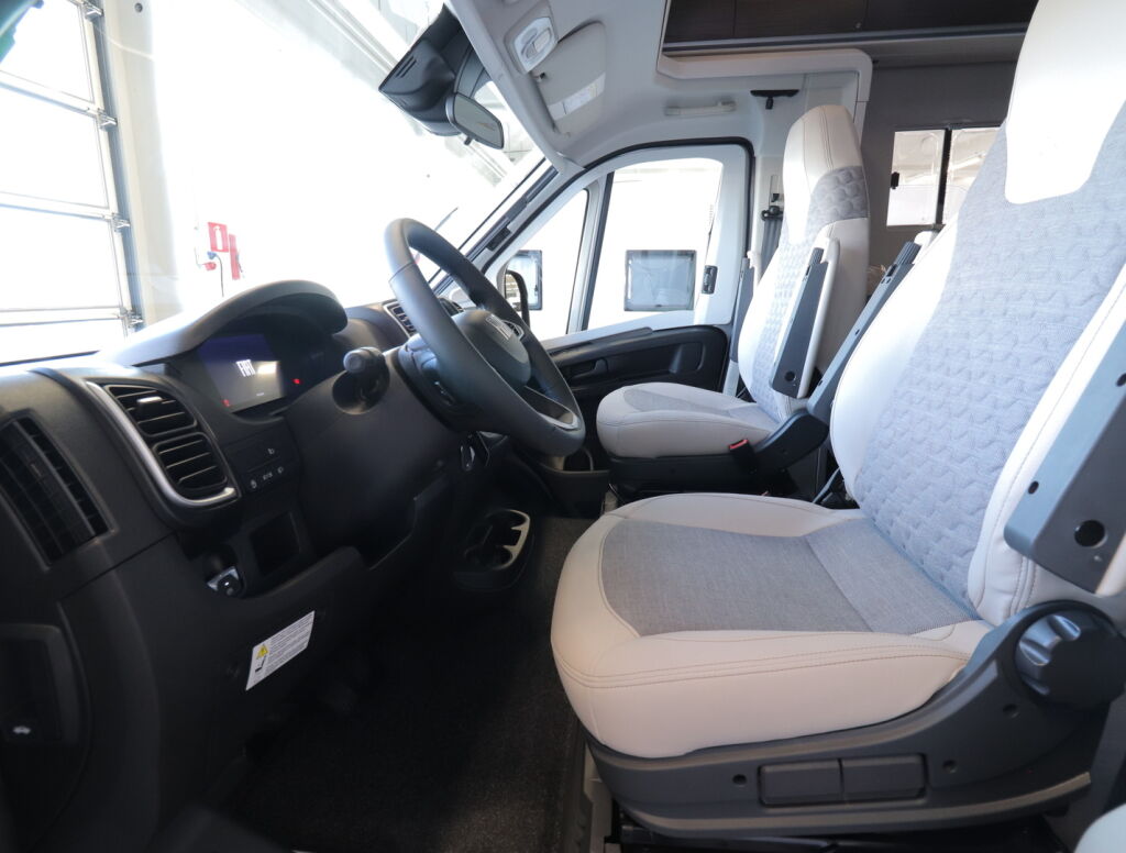 Adria CORAL SUPREME 670 DL 2025 Y