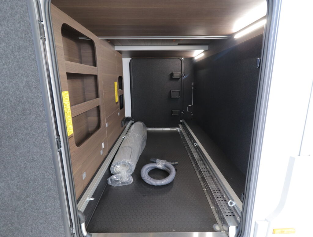 Adria CORAL SUPREME 670 DL 2025 Y