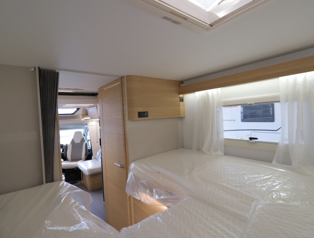 Adria MATRIX 670 SL 60 Years Selection 2026 Y