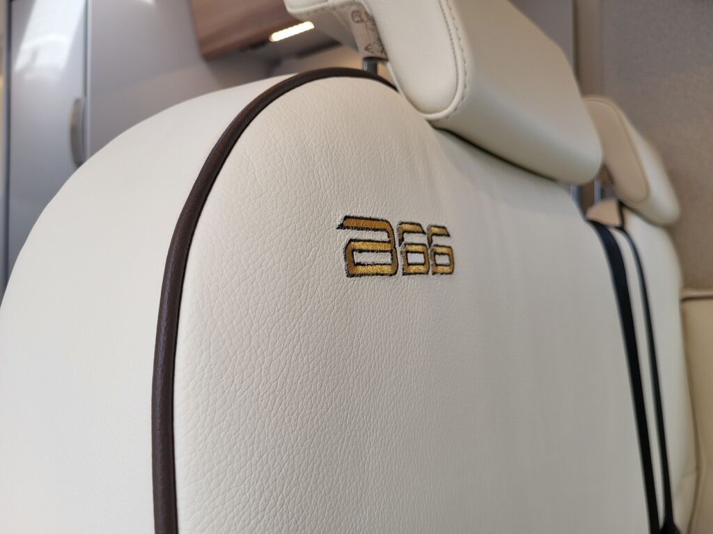 Bürstner B66 EDITION LYSEO TD 690 G 2026 Harmaa