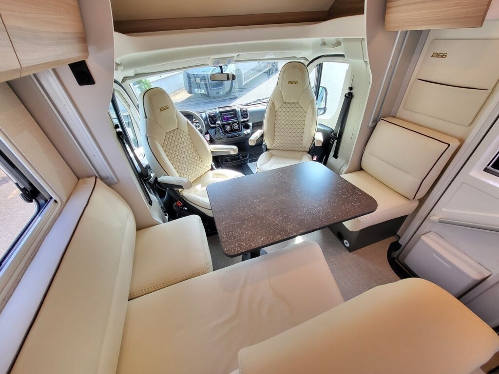 Bürstner B66 EDITION LYSEO TD 690 G 2026 Harmaa