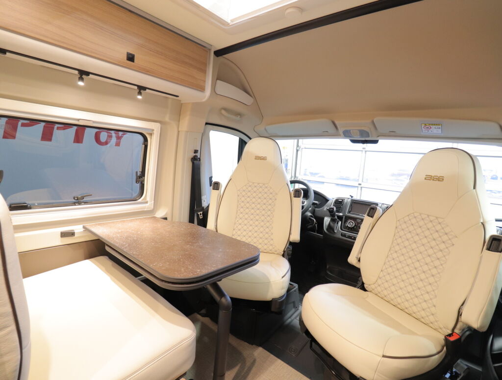 Bürstner CAMPEO C600 2026 Harmaa