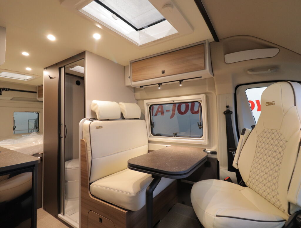 Bürstner CAMPEO C600 2026 Harmaa