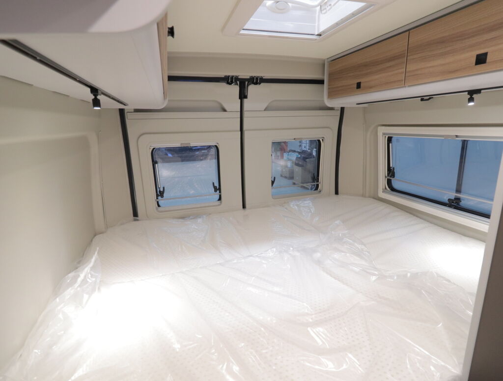 Bürstner CAMPEO C600 2026 Harmaa