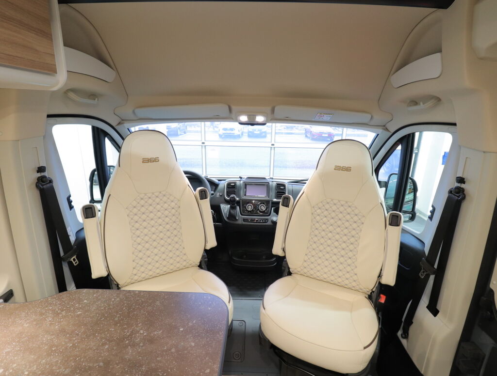 Bürstner CAMPEO C600 2026 Harmaa