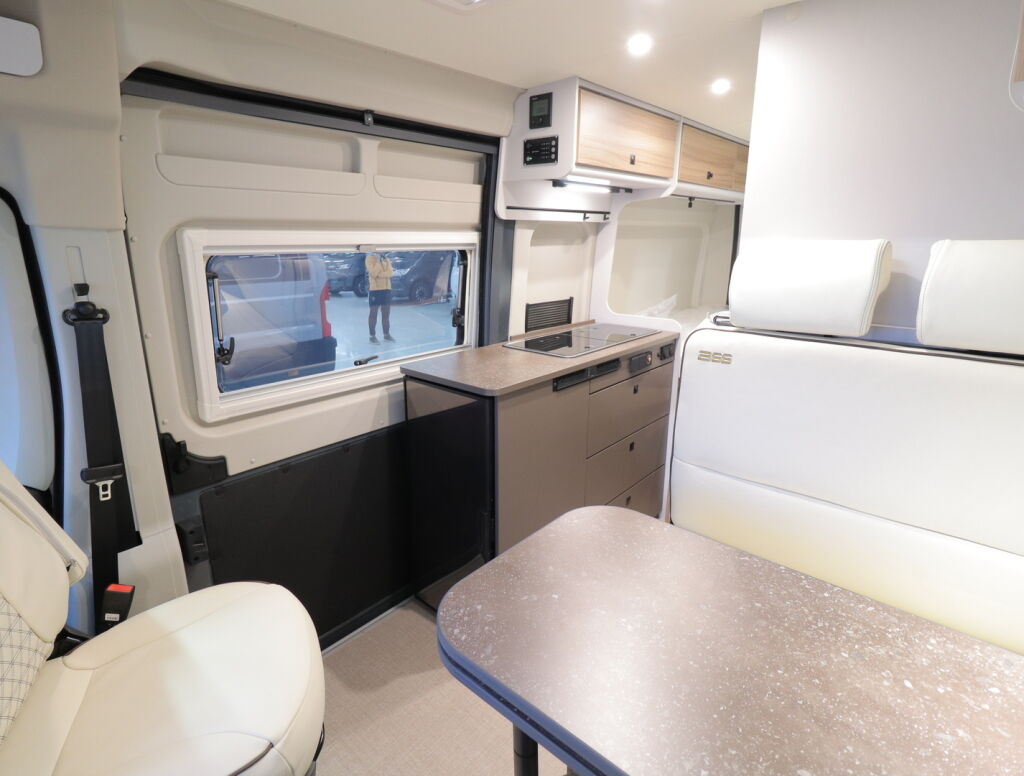 Bürstner CAMPEO C600 2026 Harmaa