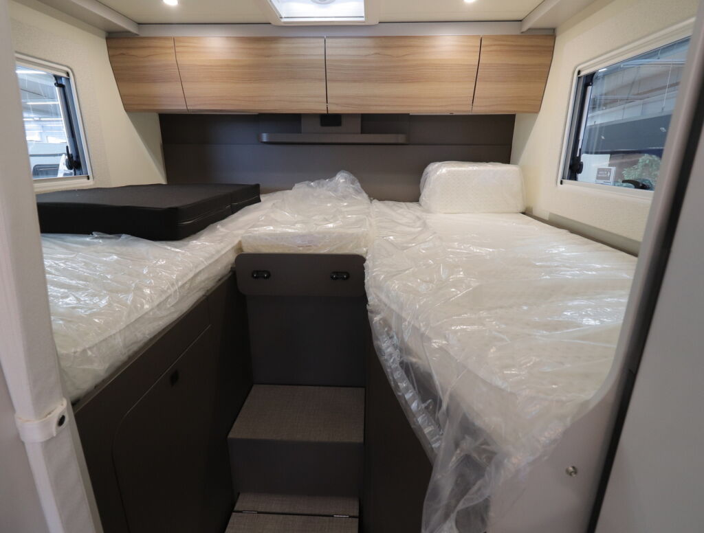 Bürstner B66 EDITION LYSEO TD 690 G 2026 Harmaa