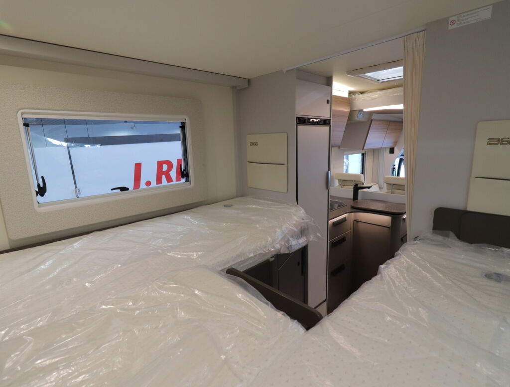 Bürstner B66 EDITION LYSEO TD 690 G 2026 Harmaa