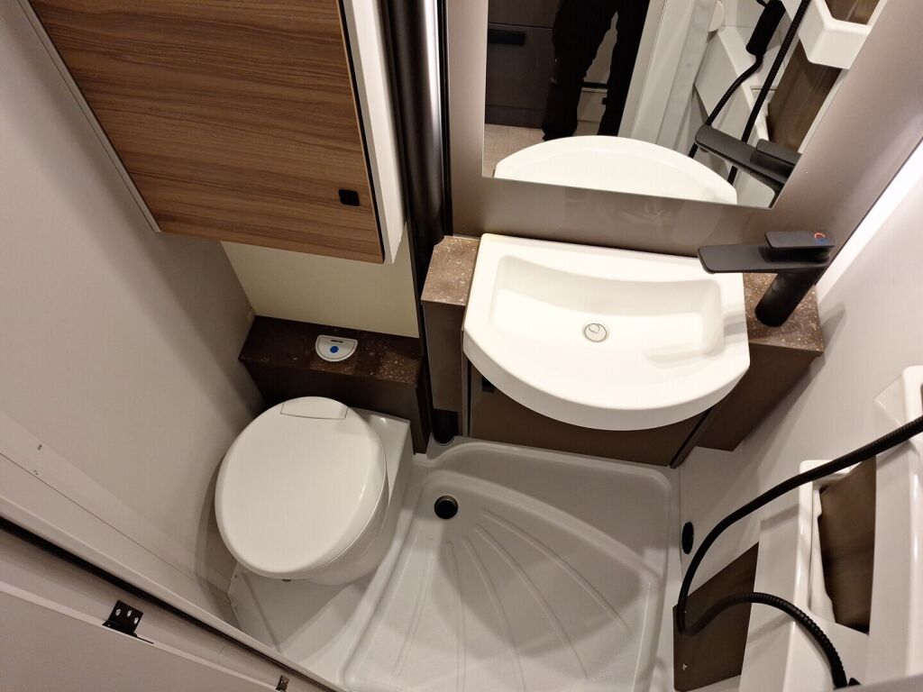 Bürstner B66 EDITION LYSEO TD 690 G 2026 Harmaa