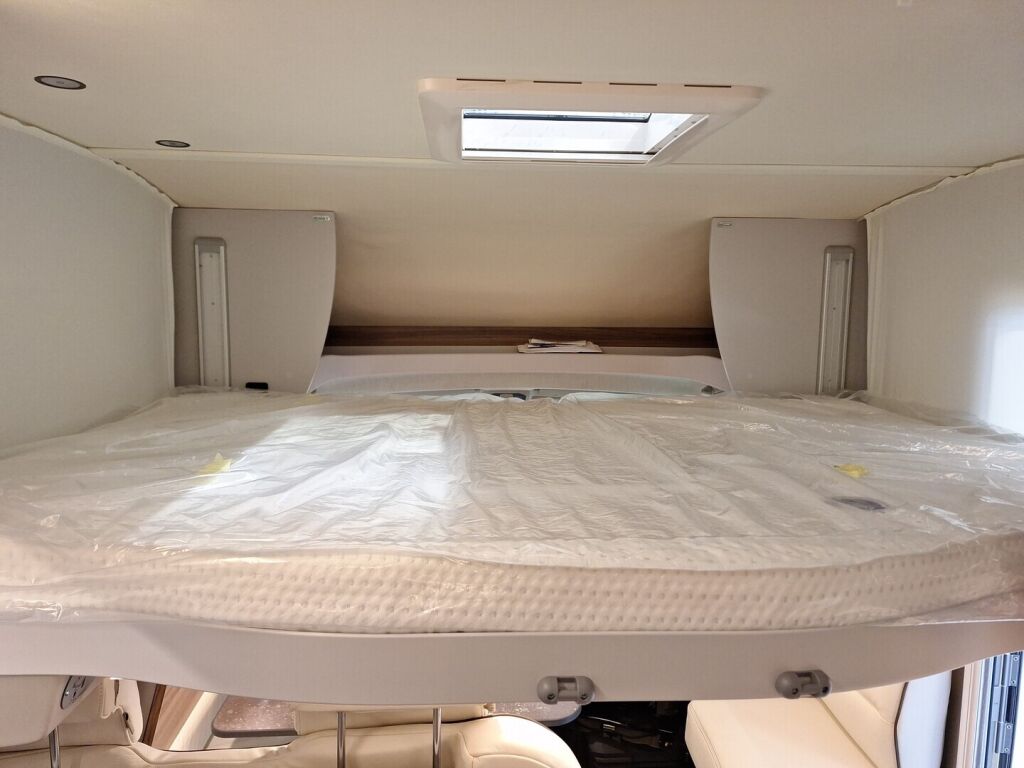 Bürstner B66 EDITION LYSEO TD 690 G 2026 Harmaa