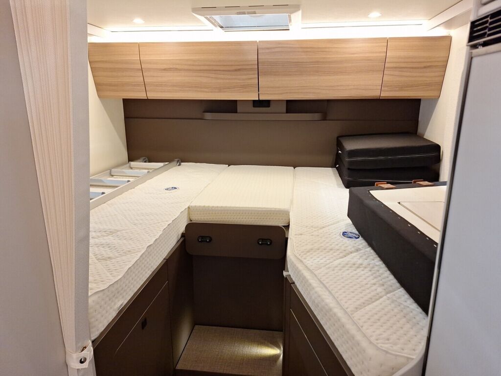 Bürstner B66 EDITION LYSEO TD 690 G 2026 Harmaa