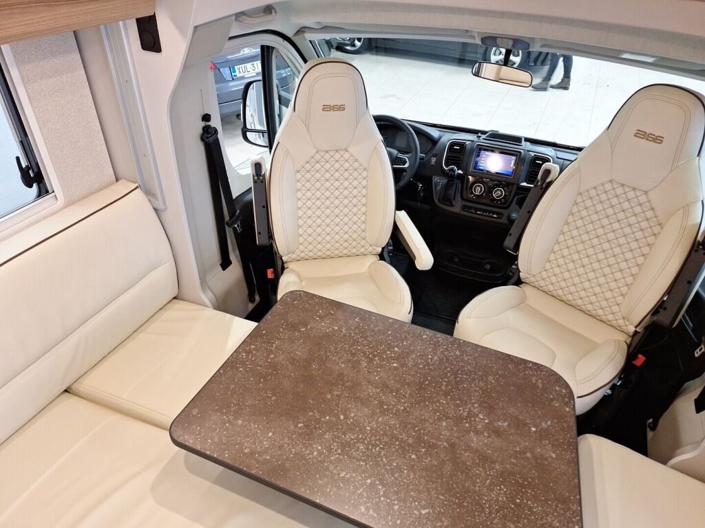 Bürstner B66 EDITION LYSEO TD 690 G 2026 Harmaa