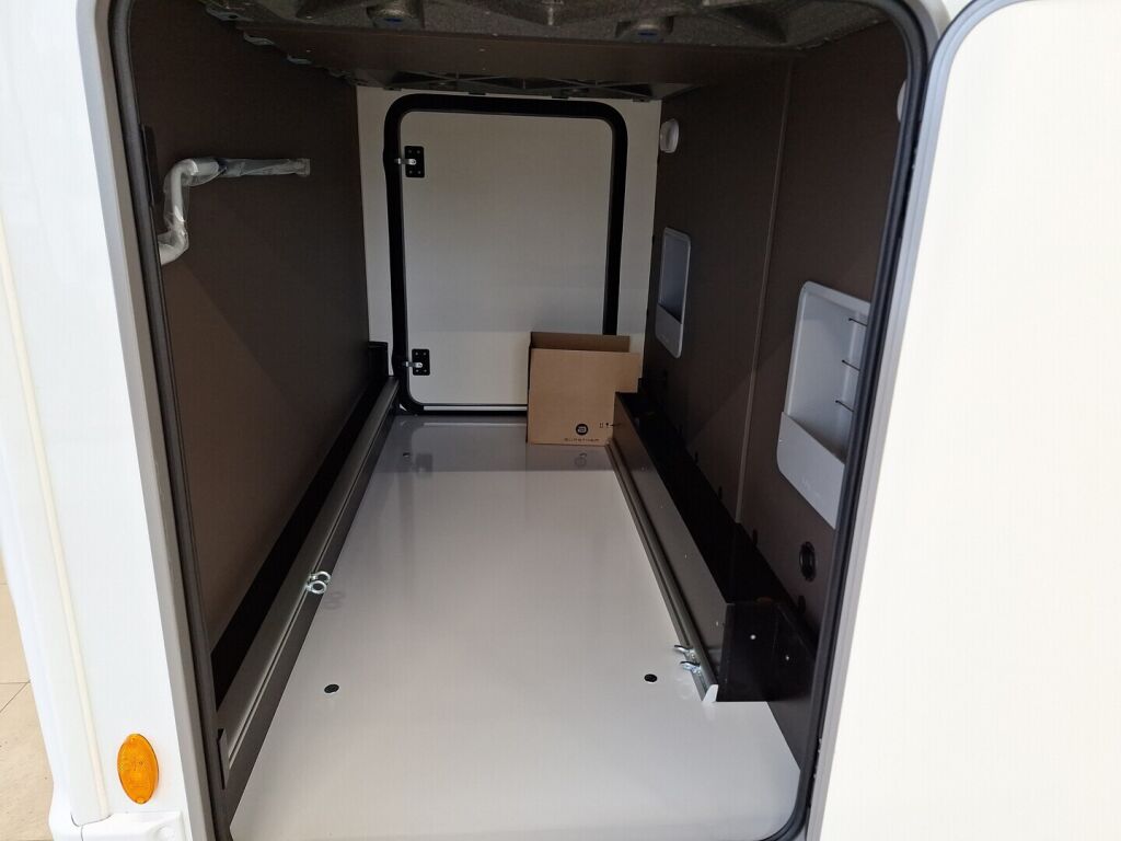 Bürstner B66 EDITION LYSEO TD 690 G 2026 Harmaa