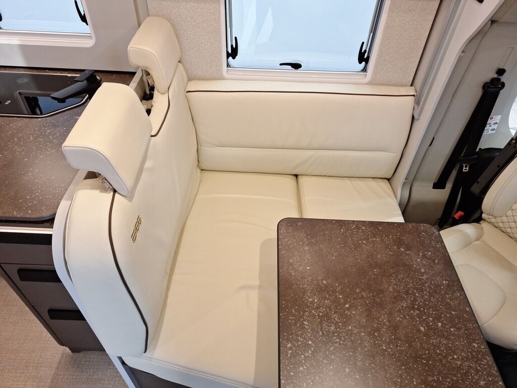 Bürstner B66 EDITION LYSEO TD 690 G 2026 Harmaa