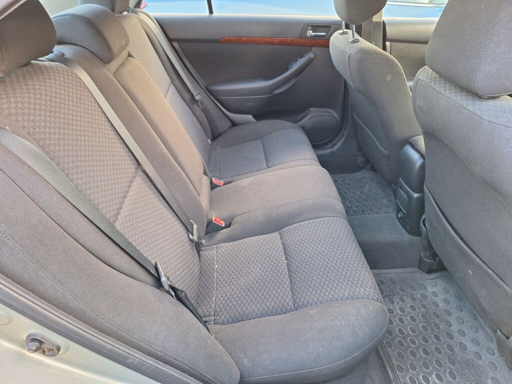 Toyota Avensis 2006 Vihreä