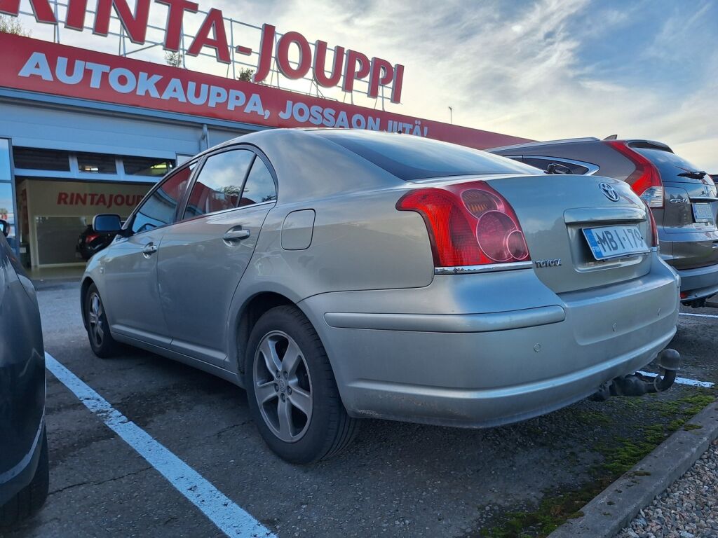 Toyota Avensis 2006 Vihreä