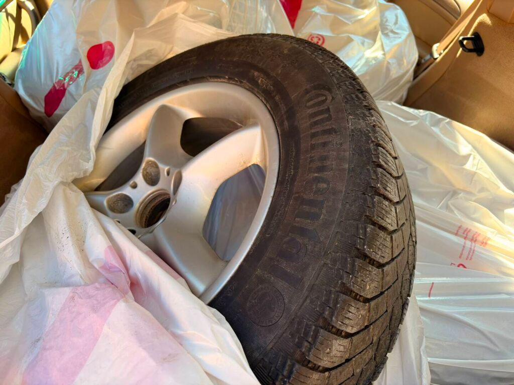 BMW X5 2006 Ruskea (beige)