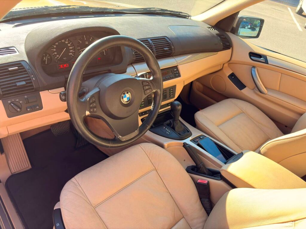 BMW X5 2006 Ruskea (beige)