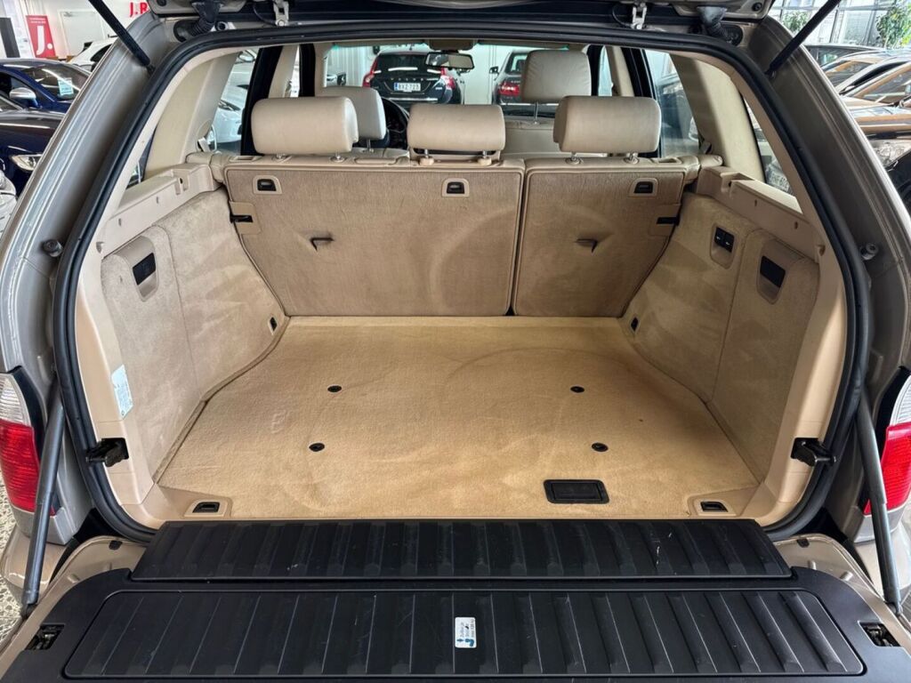 BMW X5 2006 Ruskea (beige)