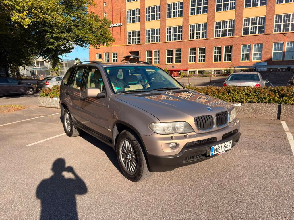 BMW X5 2006 Ruskea (beige)