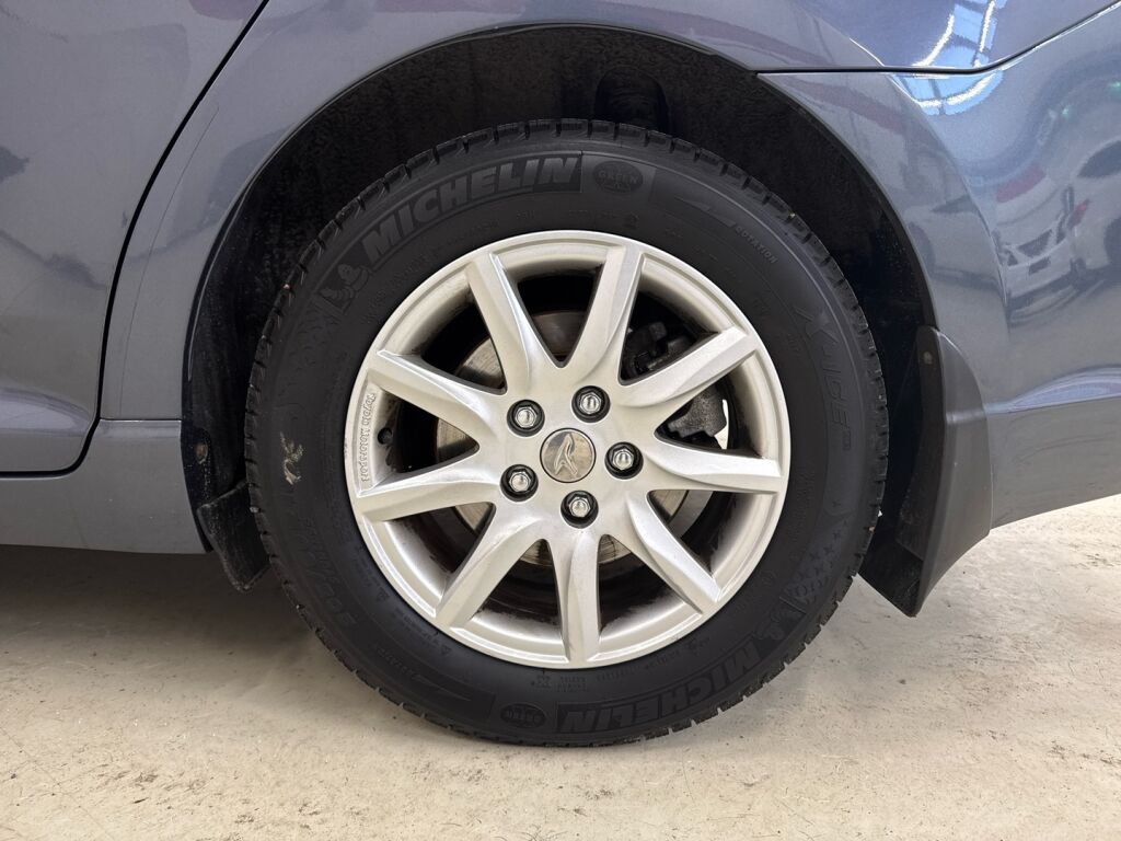 Toyota Avensis 2010 Sininen
