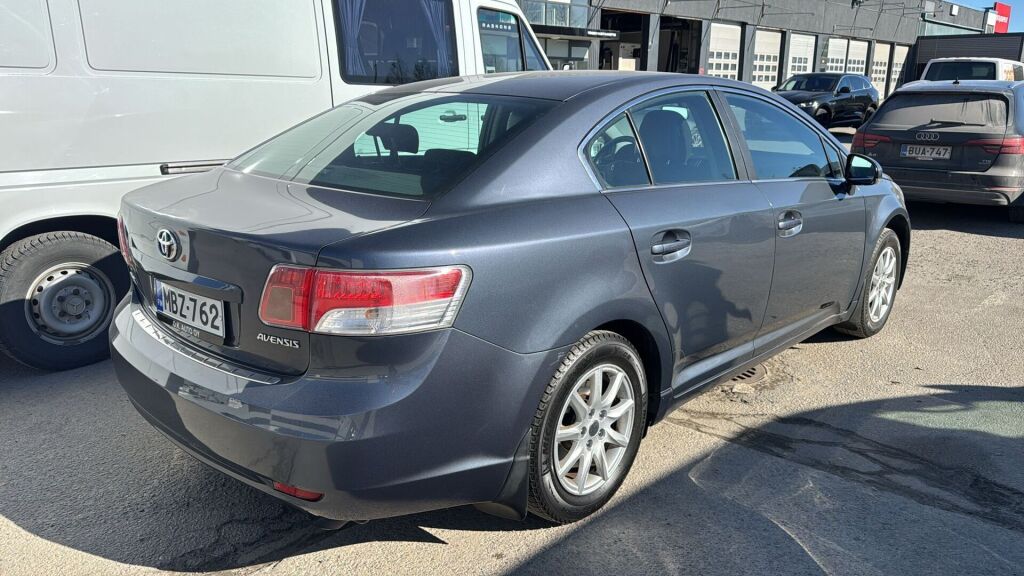 Toyota Avensis 2010 Sininen