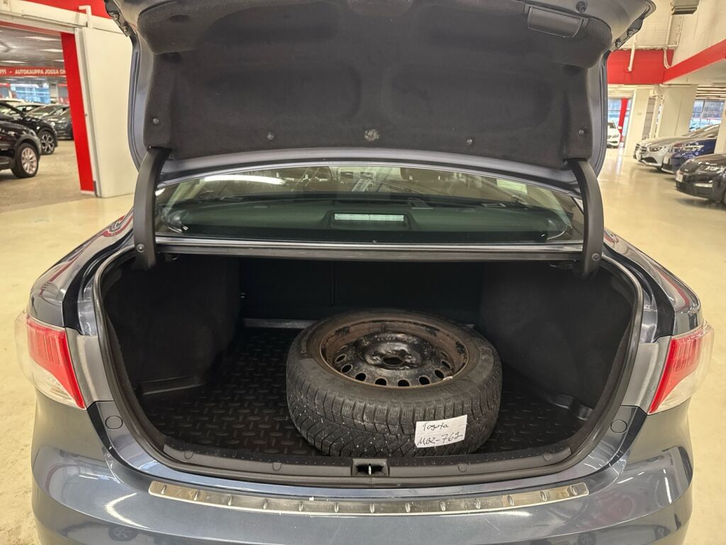 Toyota Avensis 2010 Sininen