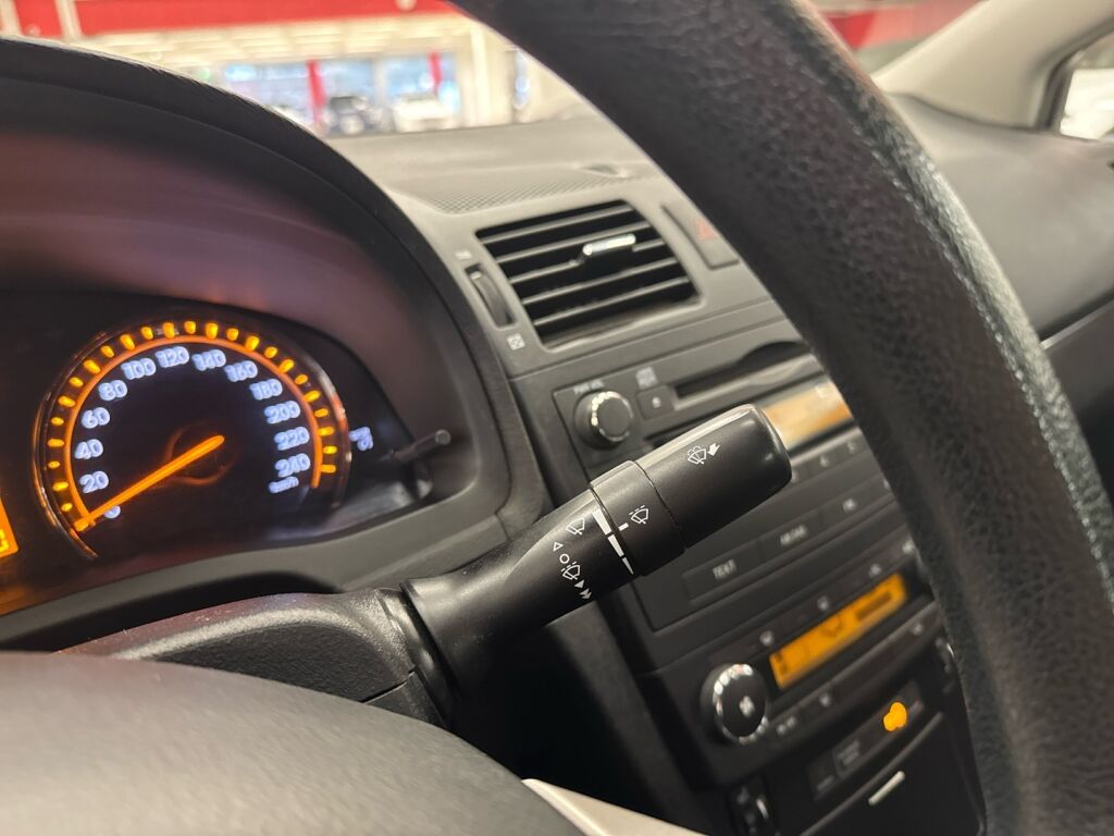 Toyota Avensis 2010 Sininen