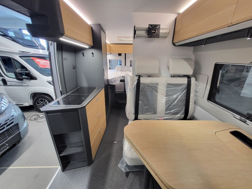 Adria Twin 640 SLB 60 Years Selection 2026 Harmaa