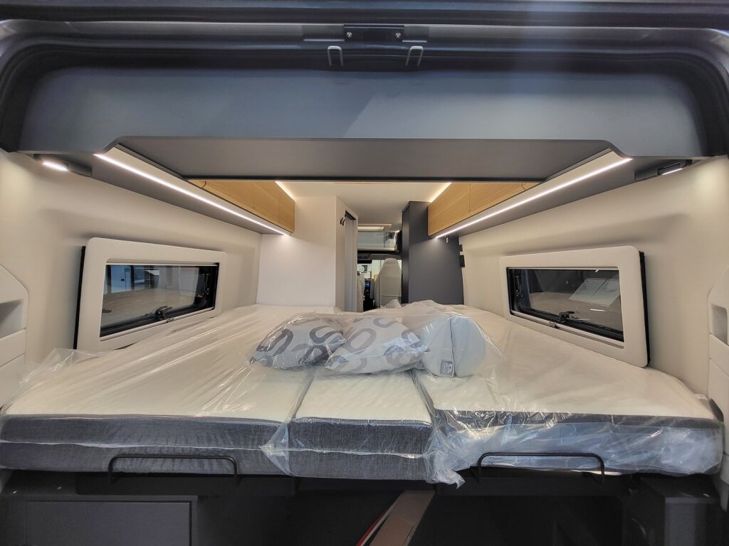 Adria Twin 640 SLB 60 Years Selection 2026 Harmaa