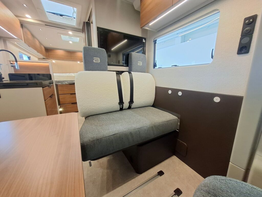 Bürstner SIGNATURE SFT 7.5 2026 Harmaa