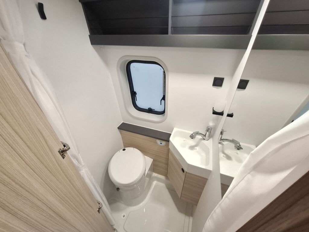 Sun living V 65 GX 2026 Musta