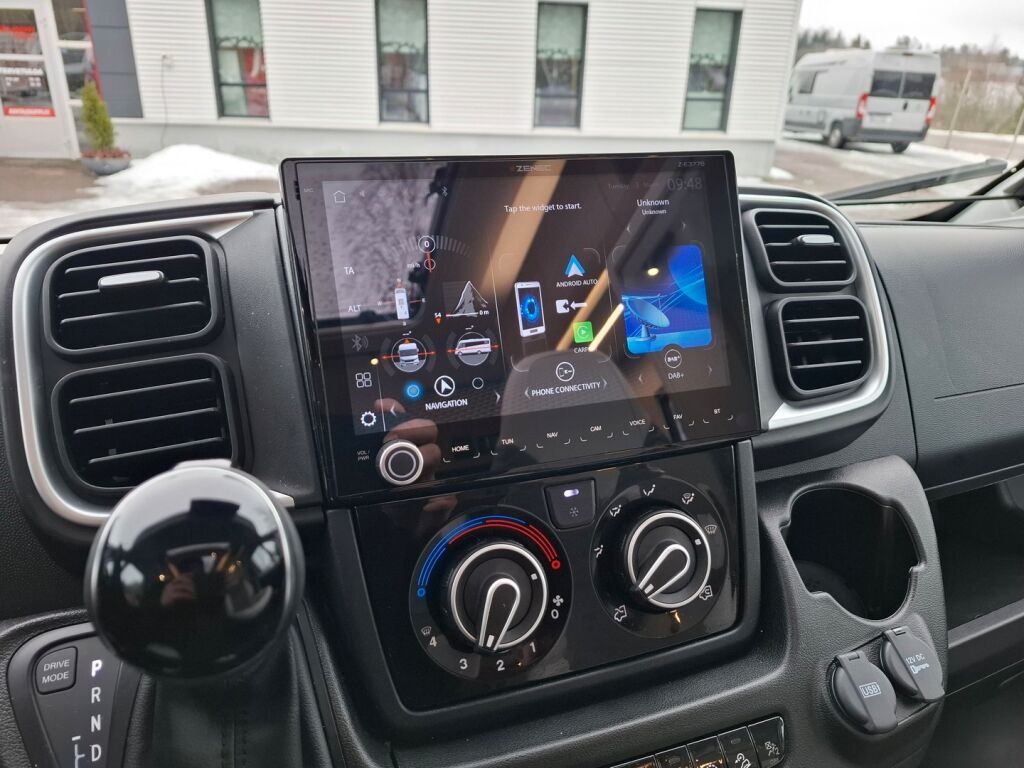 Adria Coral 670 DL 60 Years Selection 2026 Harmaa