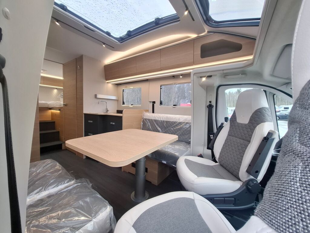 Adria Coral 670 DL 60 Years Selection 2026 Harmaa