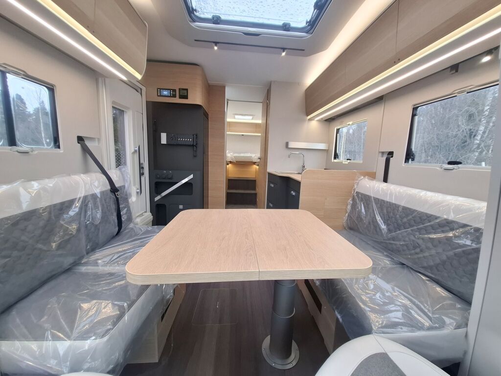Adria Coral 670 DL 60 Years Selection 2026 Harmaa