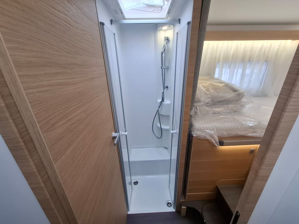 Adria Coral 670 DL 60 Years Selection 2026 Harmaa