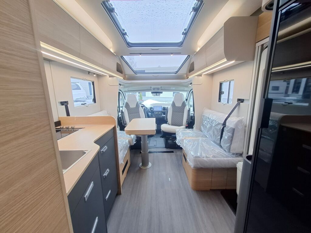 Adria Coral 670 DL 60 Years Selection 2026 Harmaa