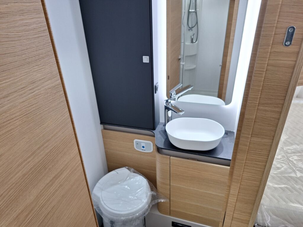 Adria Adria Matrix 670 SL 60 Years Selection 2026 2026 