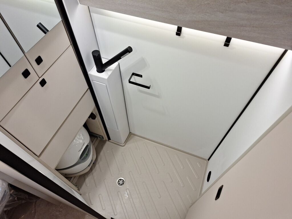 Bürstner PAPILLON PC 6.0 VAN 2026 Punainen