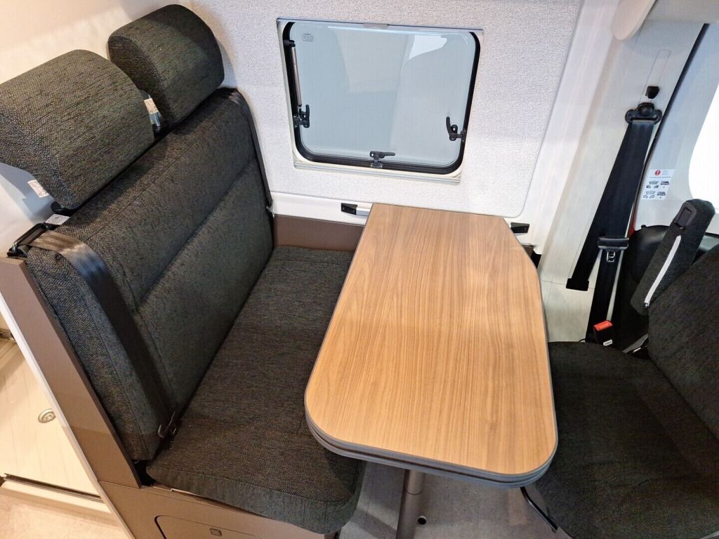 Bürstner PAPILLON PC 6.0 VAN 2026 Punainen