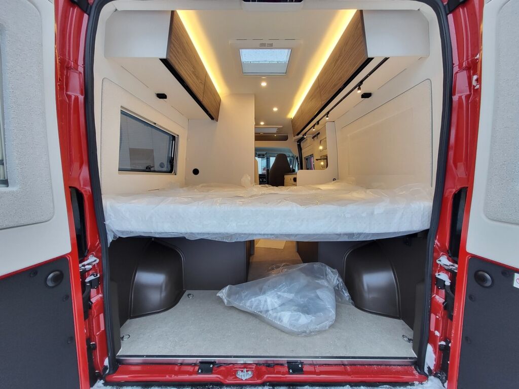 Bürstner PAPILLON PC 6.0 VAN 2026 Punainen