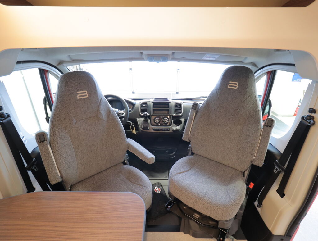 Bürstner PAPILLON PC 6.0 VAN 2026 Punainen