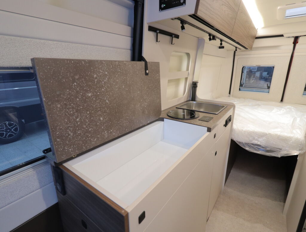 Bürstner PAPILLON PC 6.0 VAN 2026 Punainen