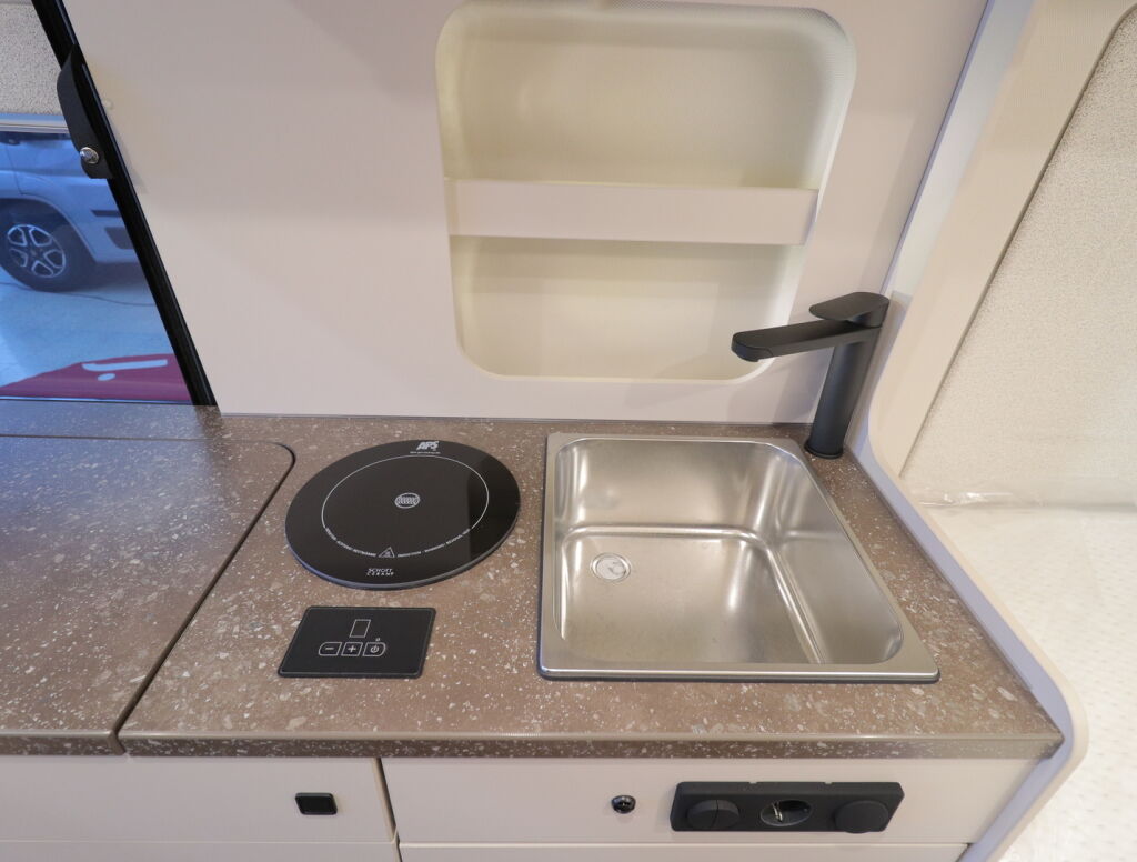 Bürstner PAPILLON PC 6.0 VAN 2026 Punainen