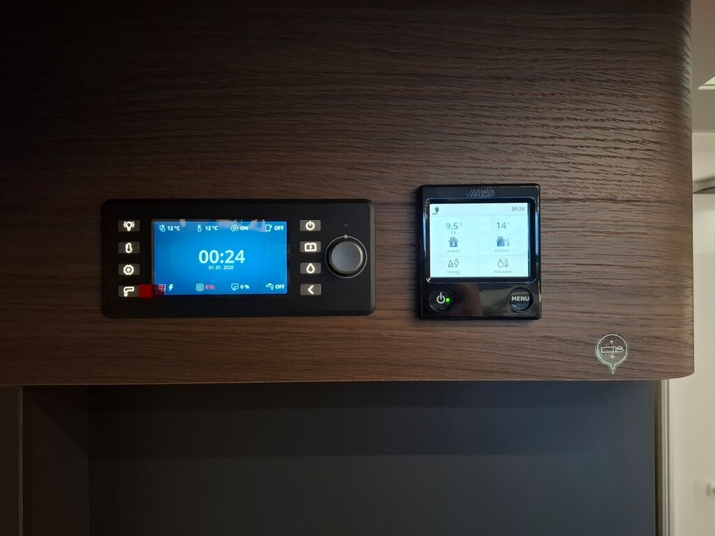 Adria MATRIX SUPREME 670 SL 2026 Harmaa