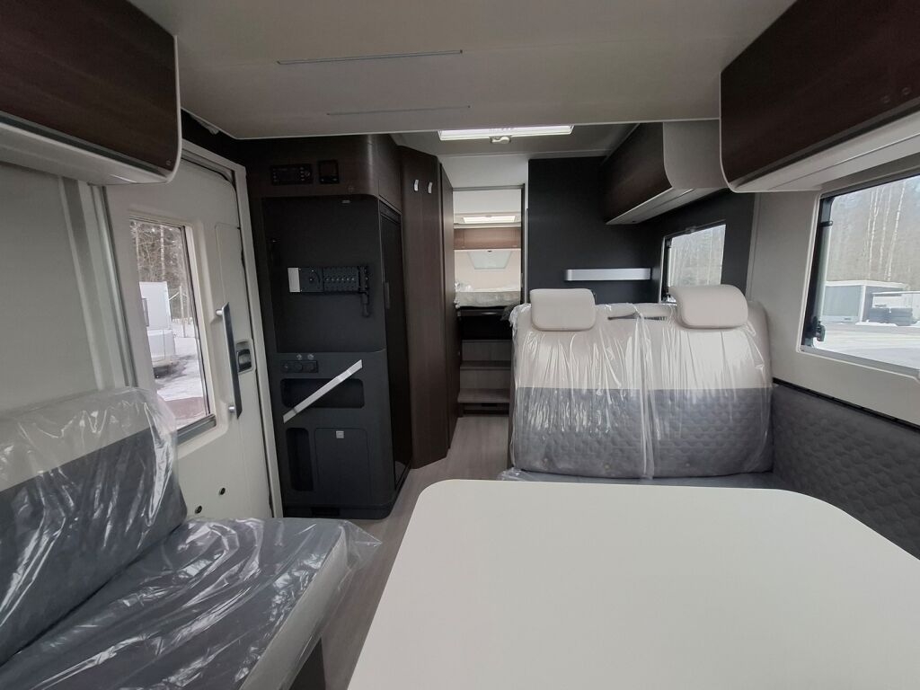 Adria MATRIX SUPREME 670 SL 2026 Harmaa