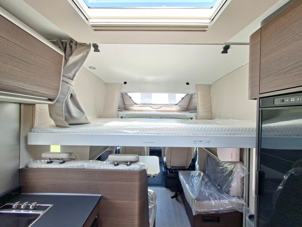 Adria MATRIX SUPREME 670 SL 2026 Harmaa