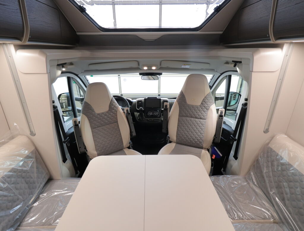 Adria MATRIX SUPREME 670DC 2026 