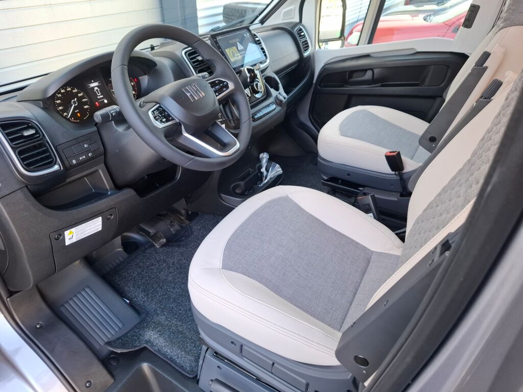 Adria MATRIX SUPREME 670 DC 2026 Harmaa